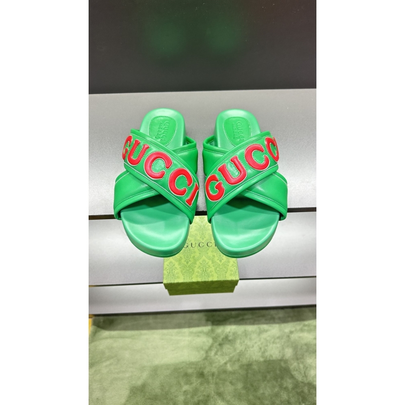 G*u*i slippers